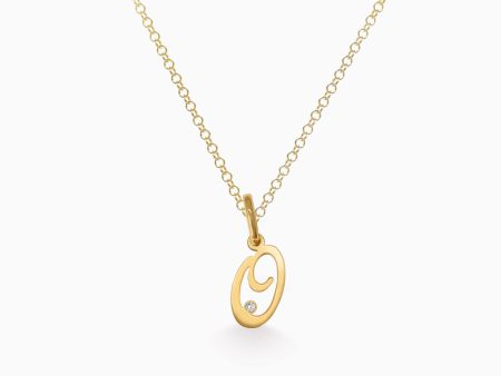 Dije en oro amarillo de 18K letra O on Sale